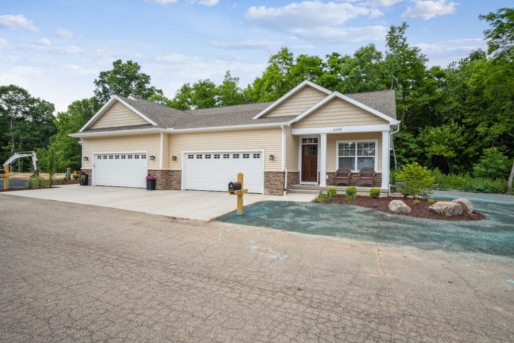 6245 Hilltop Court 15